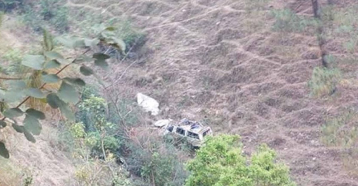 উত্তরাখন্ডে নিয়ন্ত্রণ হারিয়ে খাদে পড়ল গাড়ি, নিহত ৪