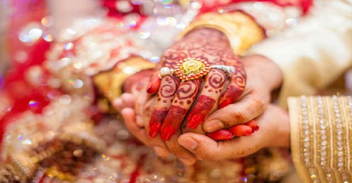 নারী দিয়ে প্রেমের নামে প্রতারণার ফাঁদ, বিয়ের নামে হাতিয়ে নিচ্ছে লাখ লাখ টাকা