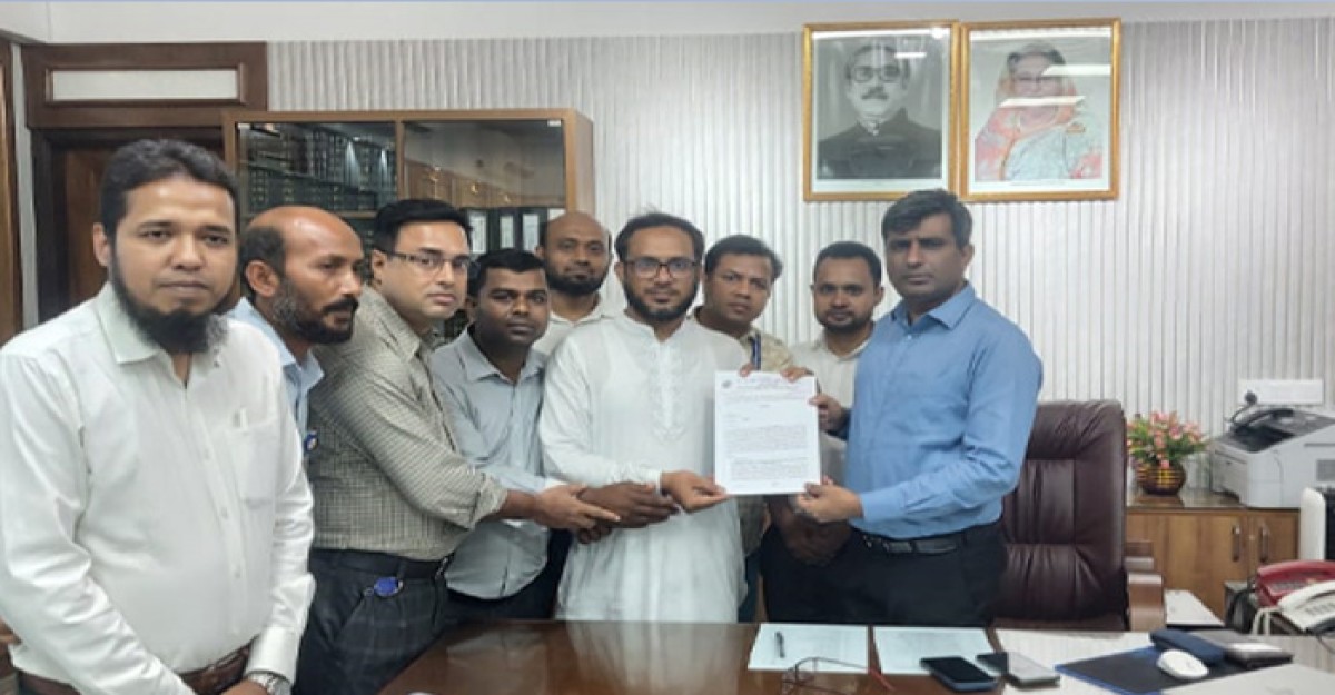 ৬ দাবিতে সরকারি চাকুরিজীবী ফোরামের স্মারকলিপি