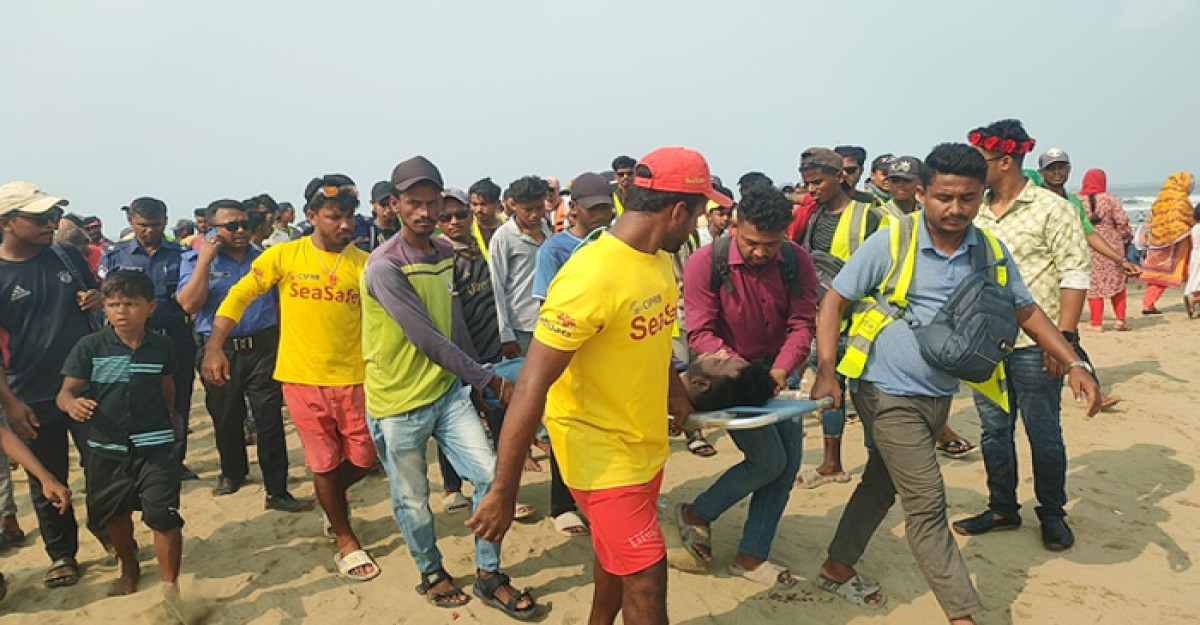 কক্সবাজার সৈকতে ‘হিটস্ট্রোকে’ প্রাণ গেল পর্যটকের