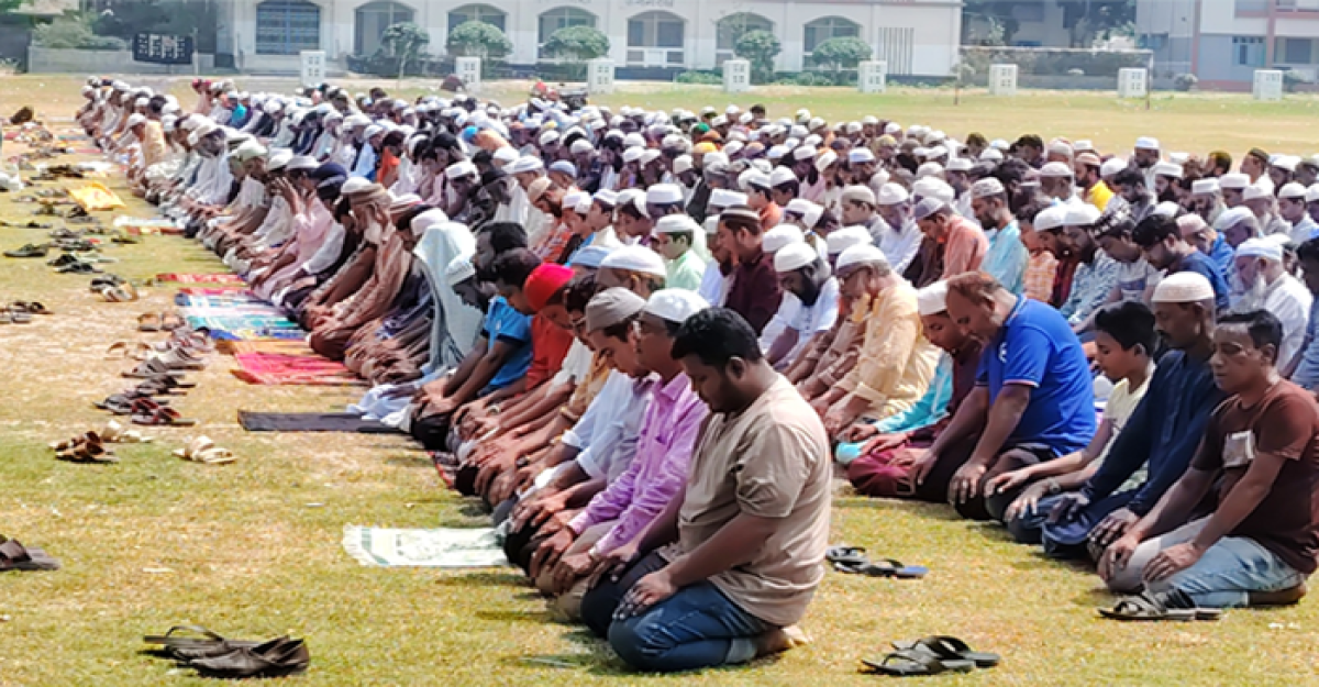 ভেড়ামারায় বৃষ্টির জন্য সালাতুল ইসতিসকার নামাজ আদায়