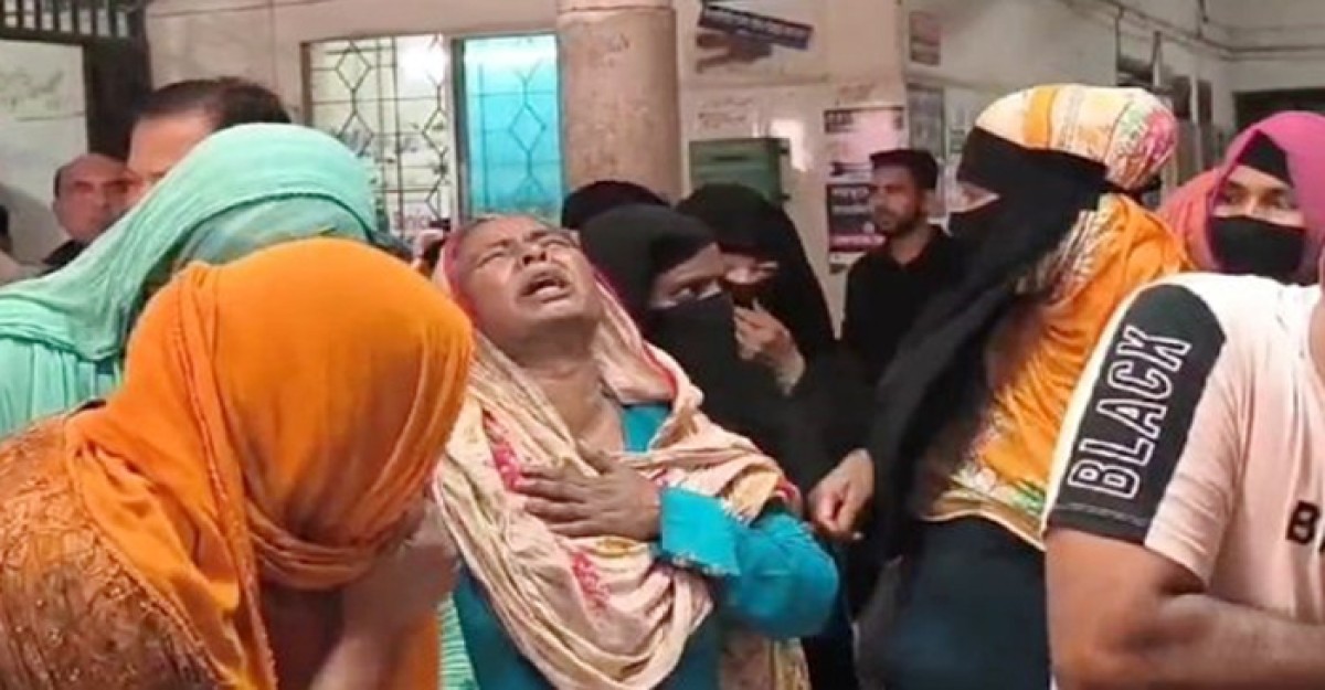 মুন্সীগঞ্জে মায়ের কোল থেকে ছিটকে পড়ে শিশুর মৃত্যু