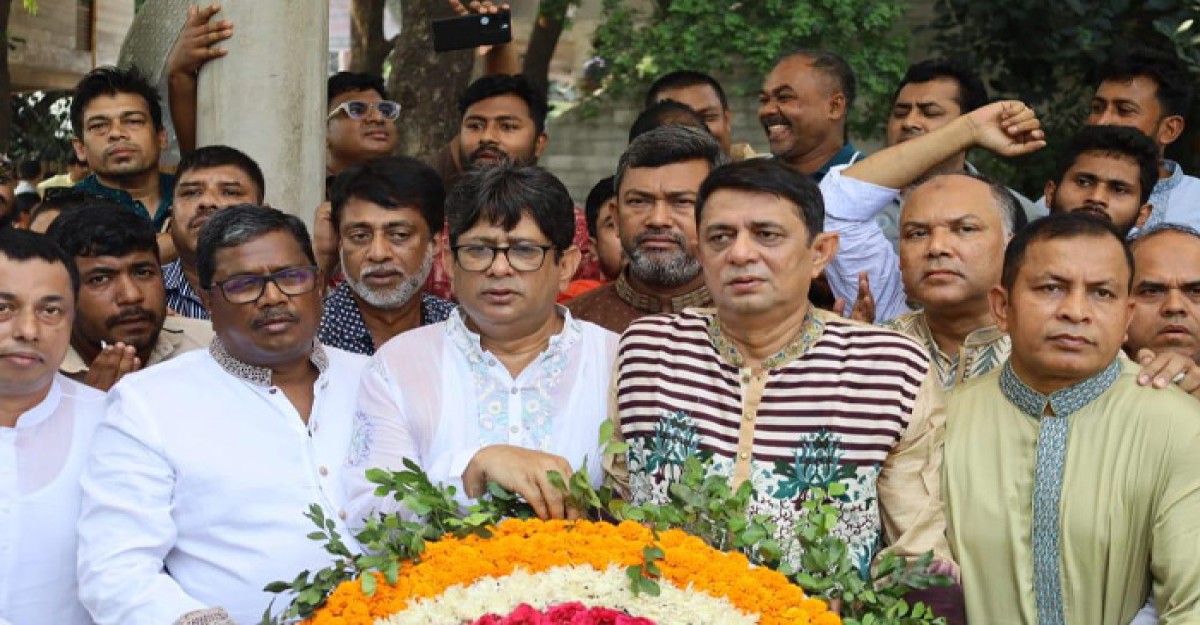 শহীদ শেখ জামালের জন্মদিনে বনানী কবরস্থানে স্বেচ্ছাসেবক লীগের পুষ্পস্তবক অর্পণ
