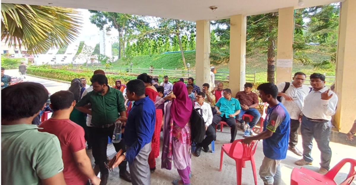 কুবি উপাচার্যের পদত্যাগের দাবিতে শিক্ষক সমিতি
