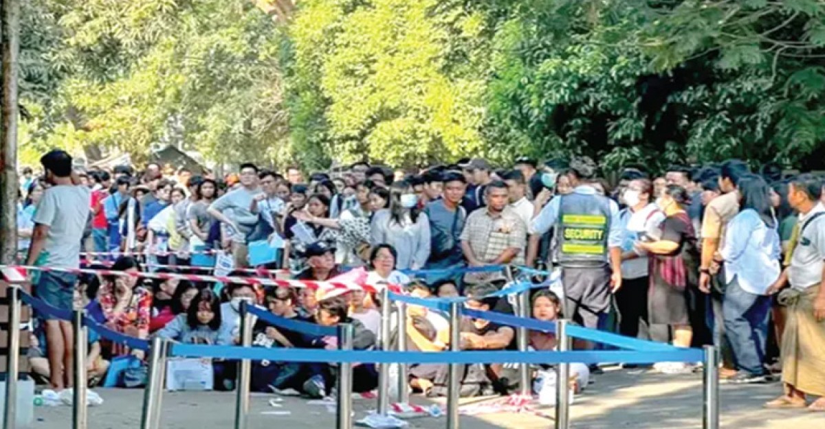 পুরুষদের বিদেশ গমন নিষিদ্ধ করলো মিয়ানমার