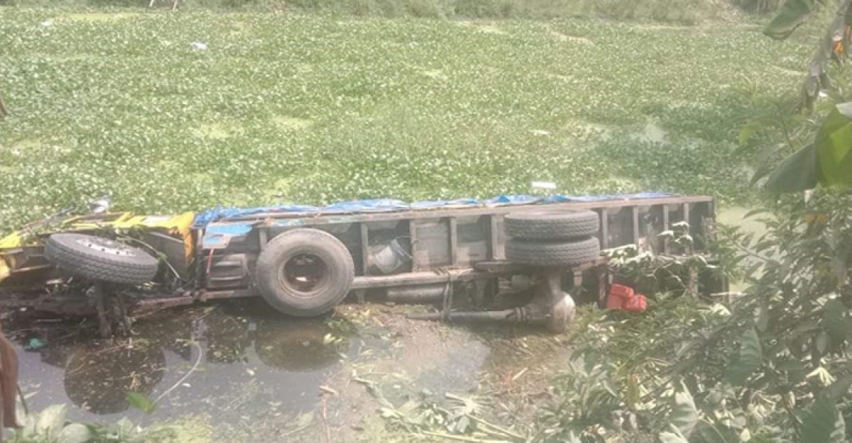 নোয়াখালীতে ট্রাক-সিএনজি সংঘর্ষে নিহত ৪
