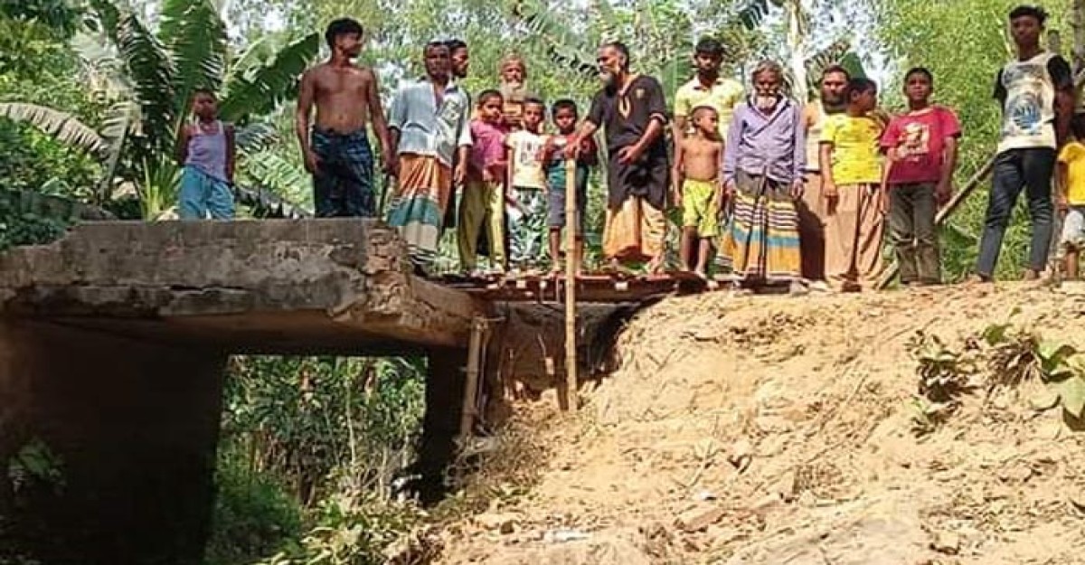 কুড়িগ্রামে সংস্কার হয়নি ভেঙ্গে পড়া ব্রিজ, দুর্ভোগ চরমে