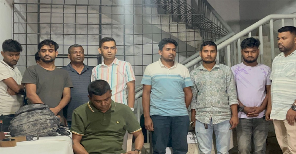 সুজানগরে বিপুল পরিমাণ টাকা ও ১১ সহযোগীসহ চেয়ারম্যান প্রার্থী শাহীন আটক