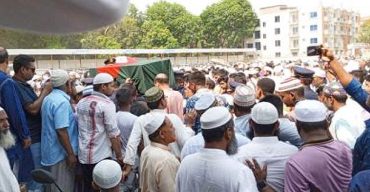নানার কবরের পাশে চিরনিদ্রায় শায়িত স্কোয়াড্রন লিডার পাইলট আসিম