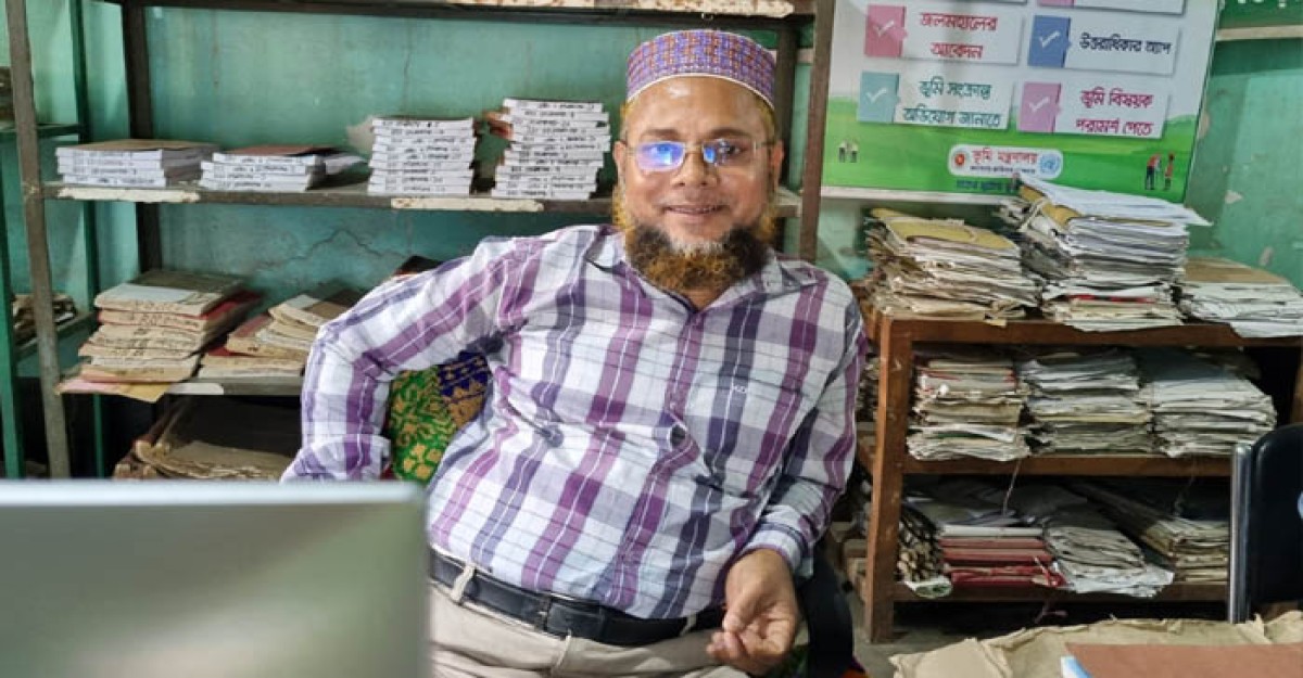 ভেড়ামারায় তহসিলদার শরিফুলের বেপরোয়া ঘুষ বাণিজ্যে, অভিযোগ করেও মিলছে না সুরাহা