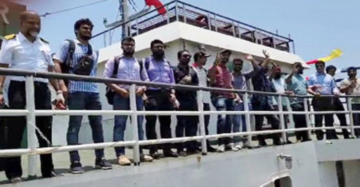 এমভি আবদুল্লাহ ছাড়লেন ২৩ নাবিক