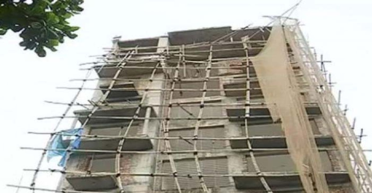 নির্মাণাধীন ভবনের দশতলা থেকে পড়ে তিন নির্মাণ শ্রমিকের মৃত্যু