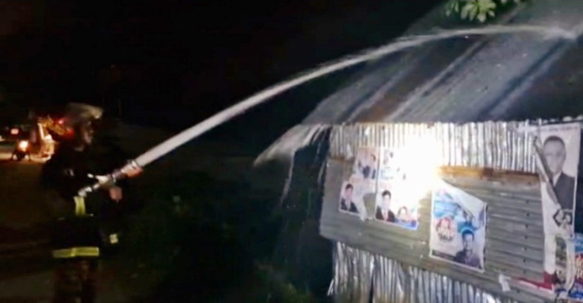 আখাউড়ায় আনারস প্রতীকের নির্বাচনী কার্যালয়ে আগুন