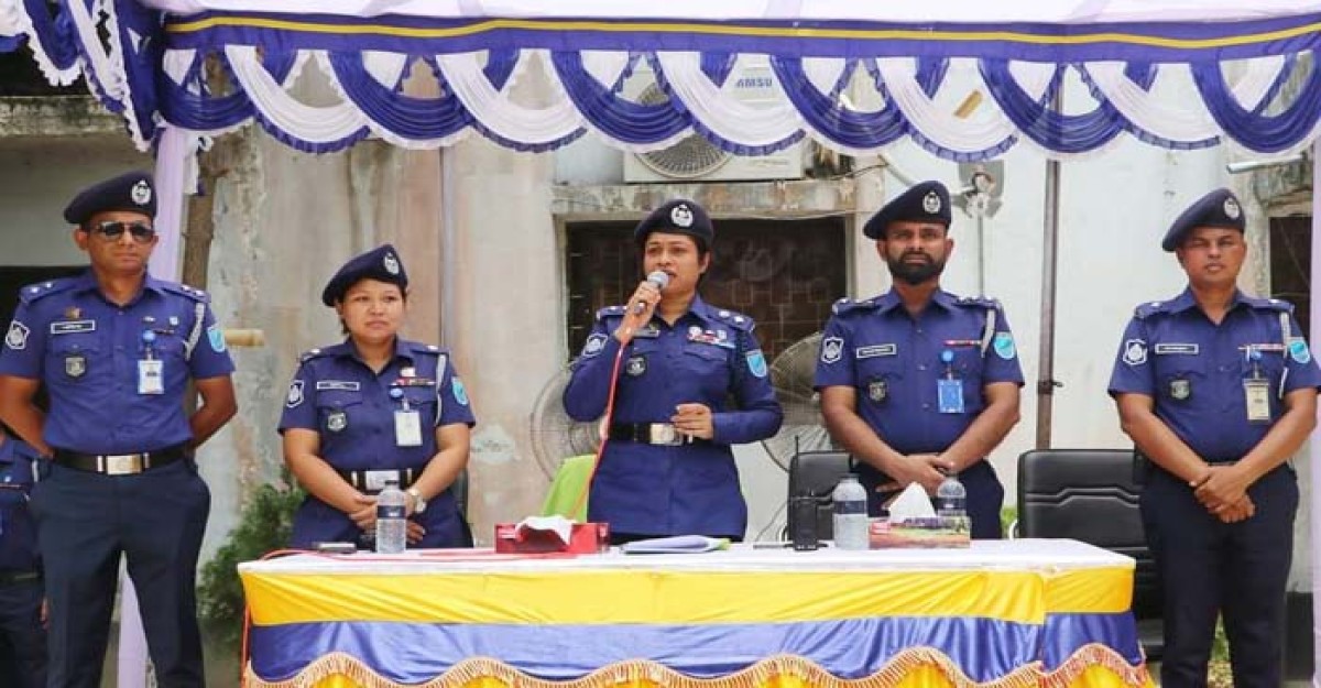 মুকসুদপুর ও কাশিয়ানী উপজেলায় নির্বাচনী ব্রিফিং প্যারেড অনুষ্ঠিত