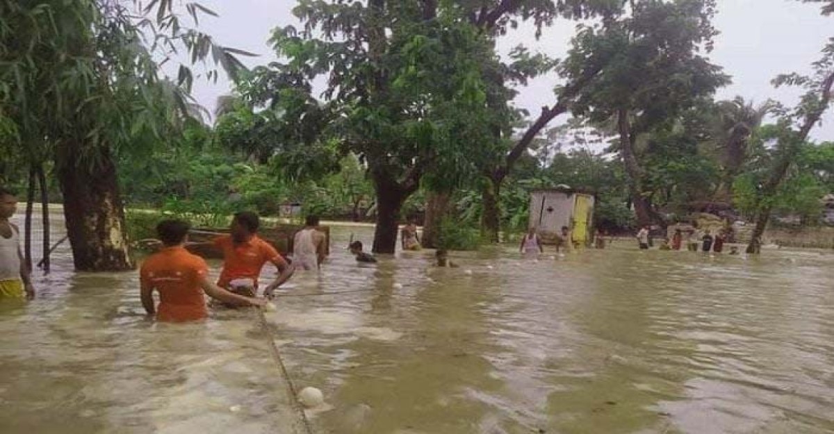 ভারী বর্ষণে কক্সবাজারের ৩০ গ্রাম প্লাবিত