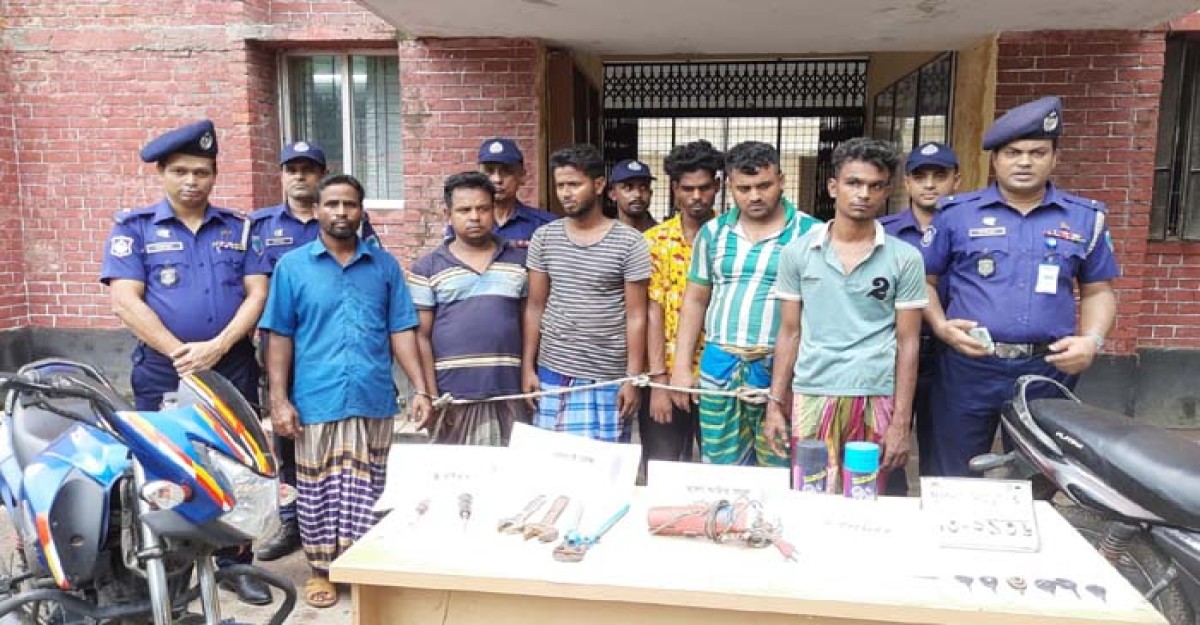 বাগেরহাটে মোটরসাইকেল চোর চক্রের ৬ সদস্যকে আটক