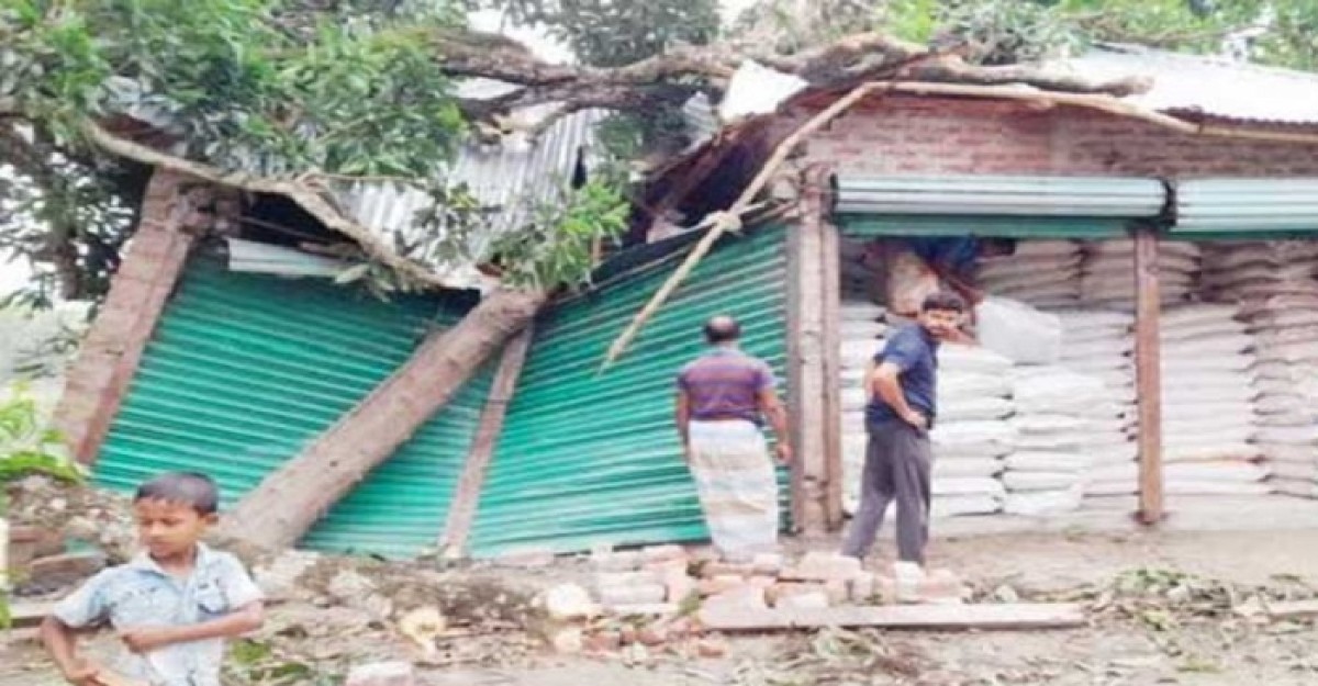ঠাকুরগাঁওয়ে ১৫ মিনিটের ঝড়ে লন্ডভন্ড ২০ গ্রাম, নিহত ৩