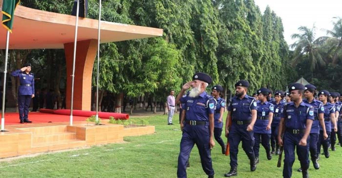 গোপালগঞ্জ জেলা পুলিশের মাস্টার ও কীট প্যারেডসহ কল্যাণ সভা অনুষ্ঠিত