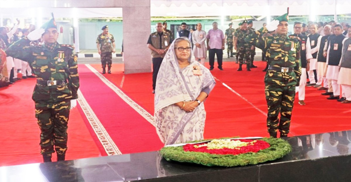 ৬ দফা দিবসে বঙ্গবন্ধুর প্রতিকৃতিতে প্রধানমন্ত্রীর শ্রদ্ধা