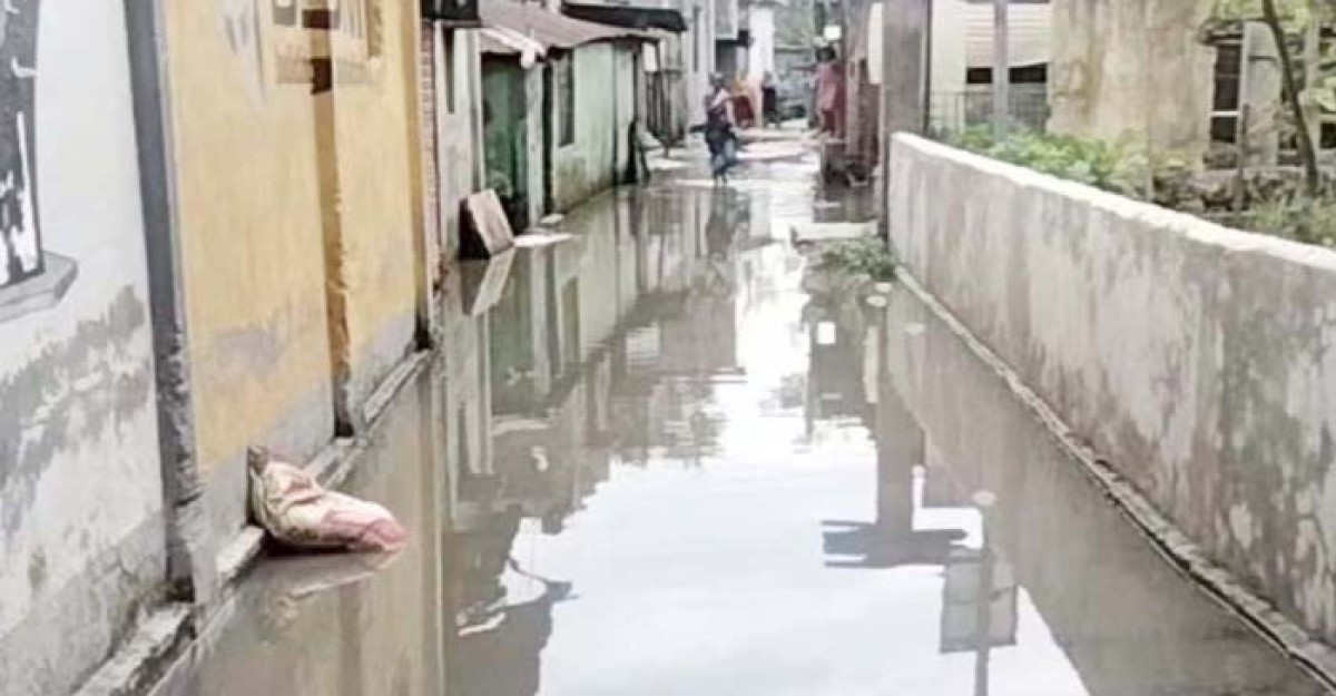 গাজীপুরে পানিবন্দি তিন শতাধিক পরিবার