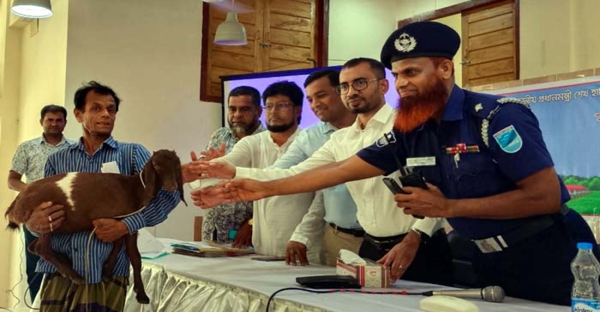 সদরপুরে জমি ও গৃহ হস্তান্তর কার্যক্রমের উদ্বোধন