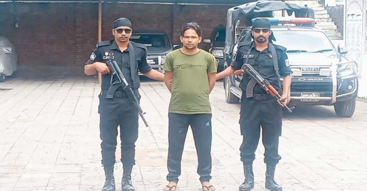 কক্সবাজারে রোহিঙ্গা ক্যাম্প থেকে জি থ্রি রাইফেল সহ আরসার গান কমান্ডার গ্রেফতার