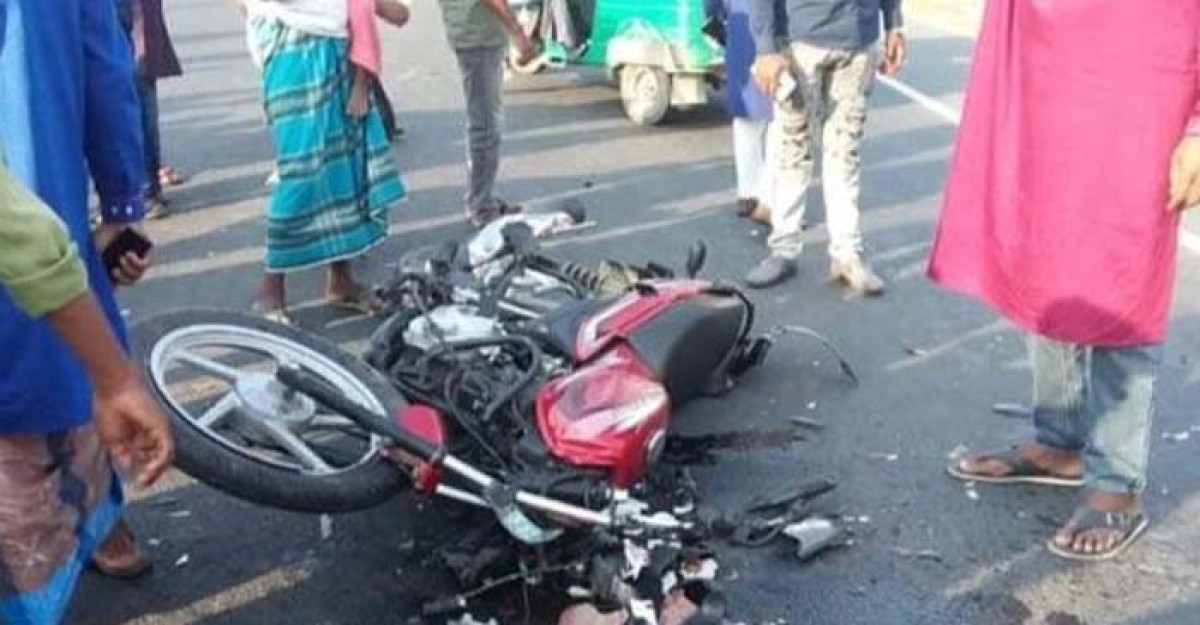 ঈদের দিনে সড়কে ঝরল ১২ প্রাণ
