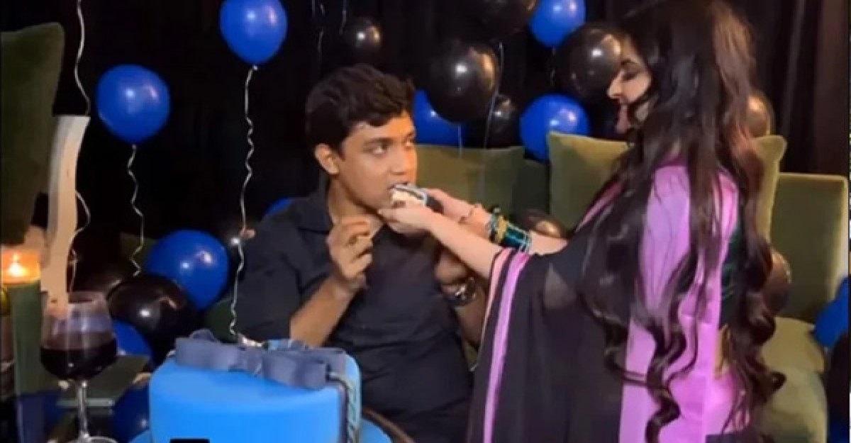 পরীমনির সঙ্গে অনৈতিক সম্পর্ক, চাকরি হারাচ্ছেন সেই সাকলায়েন