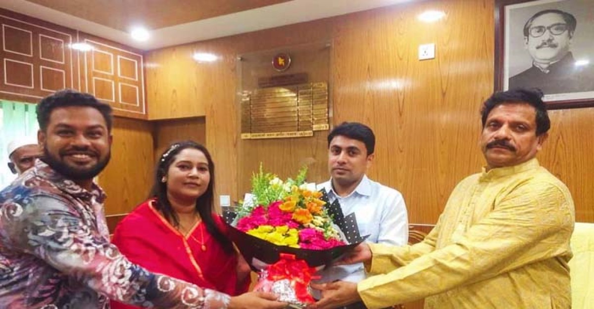 ধামরাইয়ে নবনির্বাচিত চেয়ারম্যান ও ভাইস চেয়ারম্যানদের দায়িত্ব গ্রহণ