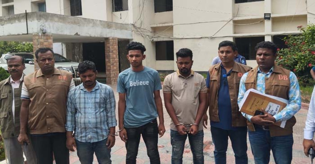মুন্সীগঞ্জে আন্তঃজেলা ডাকাত দলের ৩ সদস্য গ্রেফতার