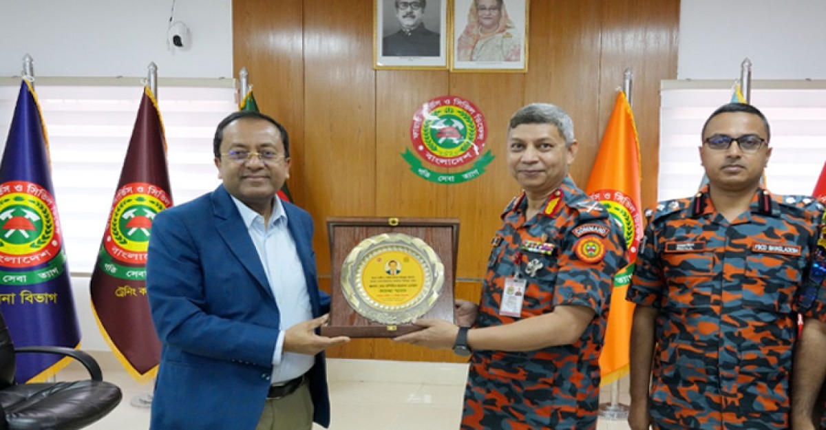 ফায়ার সার্ভিস অধিদপ্তর পরিদর্শন করলেন সুরক্ষা সেবা বিভাগের সিনিয়র সচিব