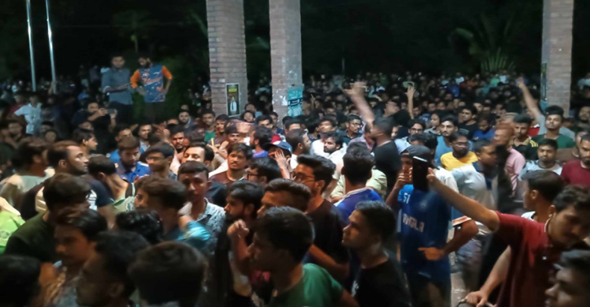 জাবিতে মধ্যে রাতে শিক্ষার্থীদের উপর ছাত্রলীগের হামলা, আহত দুই