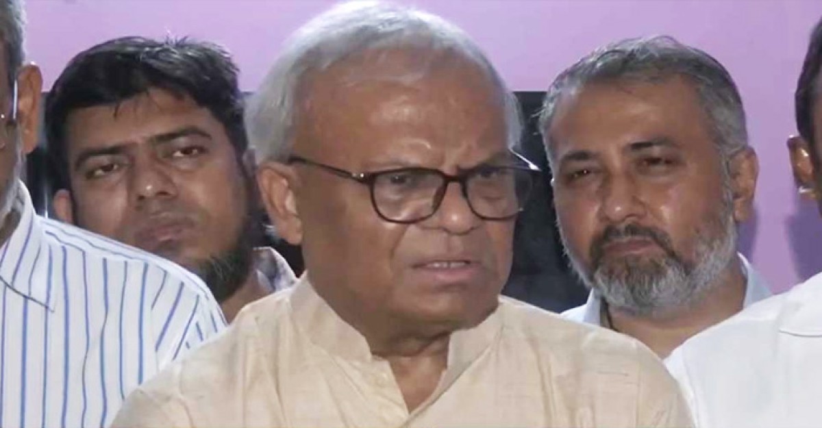 দেশের আদালত প্রধানমন্ত্রীর শাড়ির আঁচলে বন্দি: রিজভী