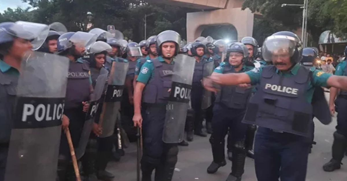 ঢাবিতে বিপুল সংখ্যক পুলিশ মোতায়েন