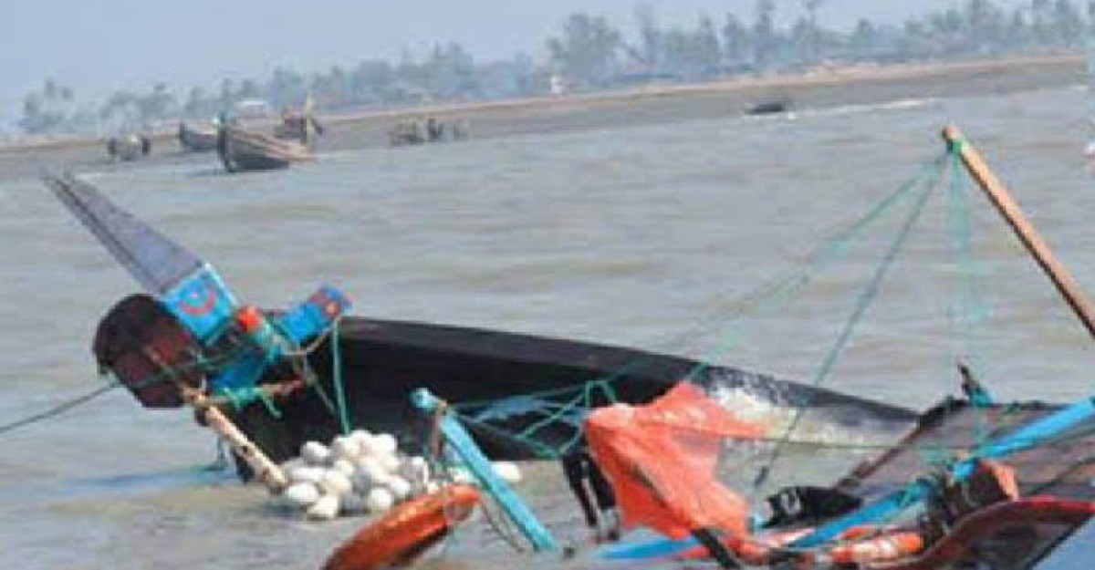 মেঘনায় বরযাত্রীবাহী ট্রলার ডুবি: নিহত ২, বরসহ নিখোঁজ ৩