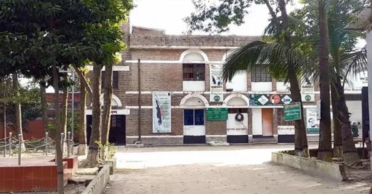 শেরপুর কারাগারে আগুন, পালিয়েছে ৫২৭ বন্দী