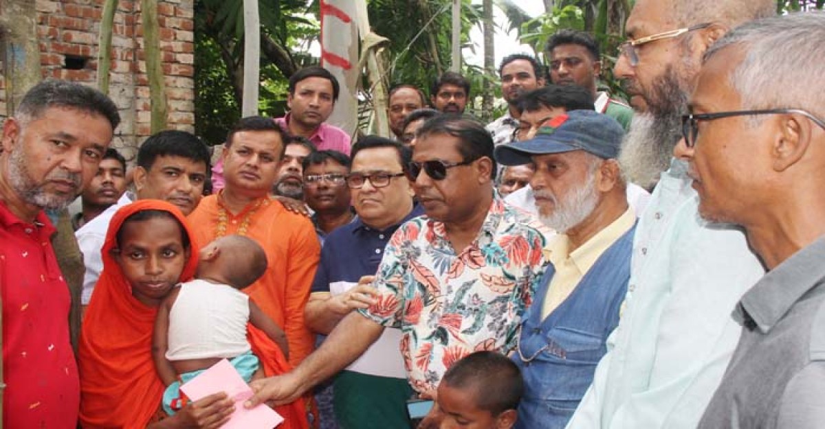 ছাত্র জনতার আন্দোলনে শহীদদের পরিবারকে সহায়তা-সমবেদনা বগুড়া জেলা বিএনপির