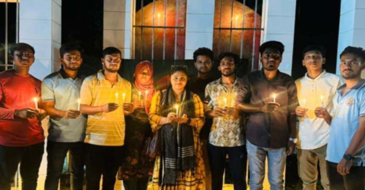 দিনাজপুরে শহিদদের স্মরণে মোমবাতি প্রজ্বালন