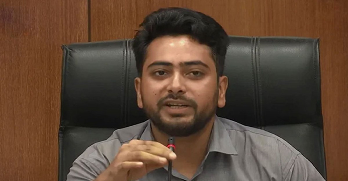 আমাকে স্যার বলার দরকার নেই: তথ্য উপদেষ্টা
