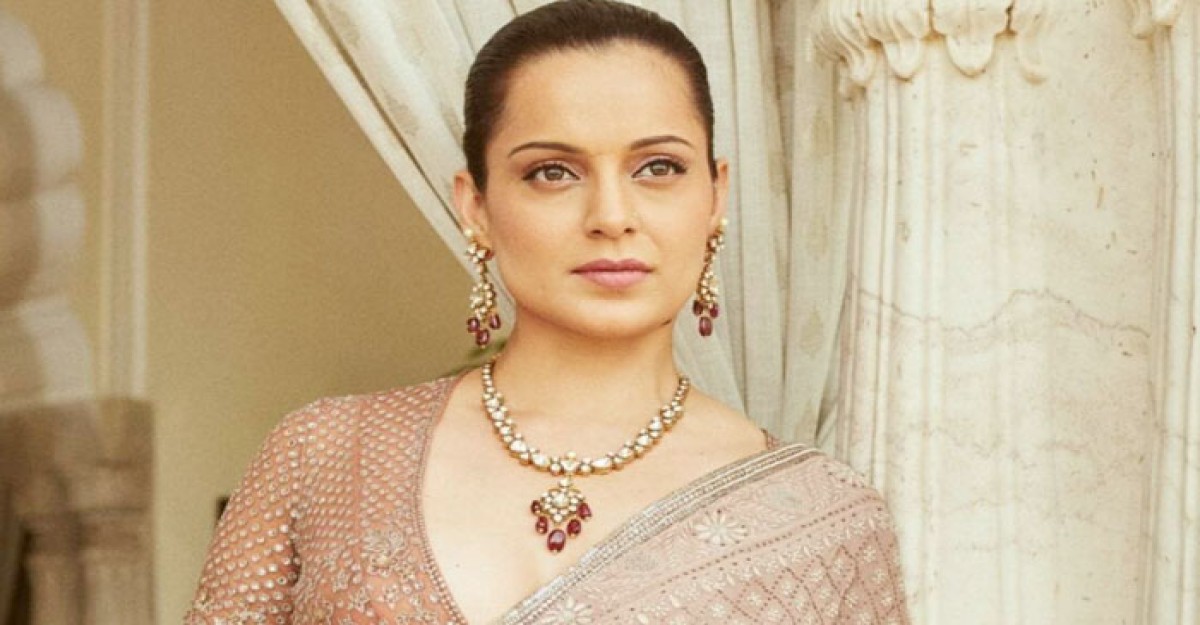 বলিউডের সবাই বোকা-মূর্খ: কঙ্গনা