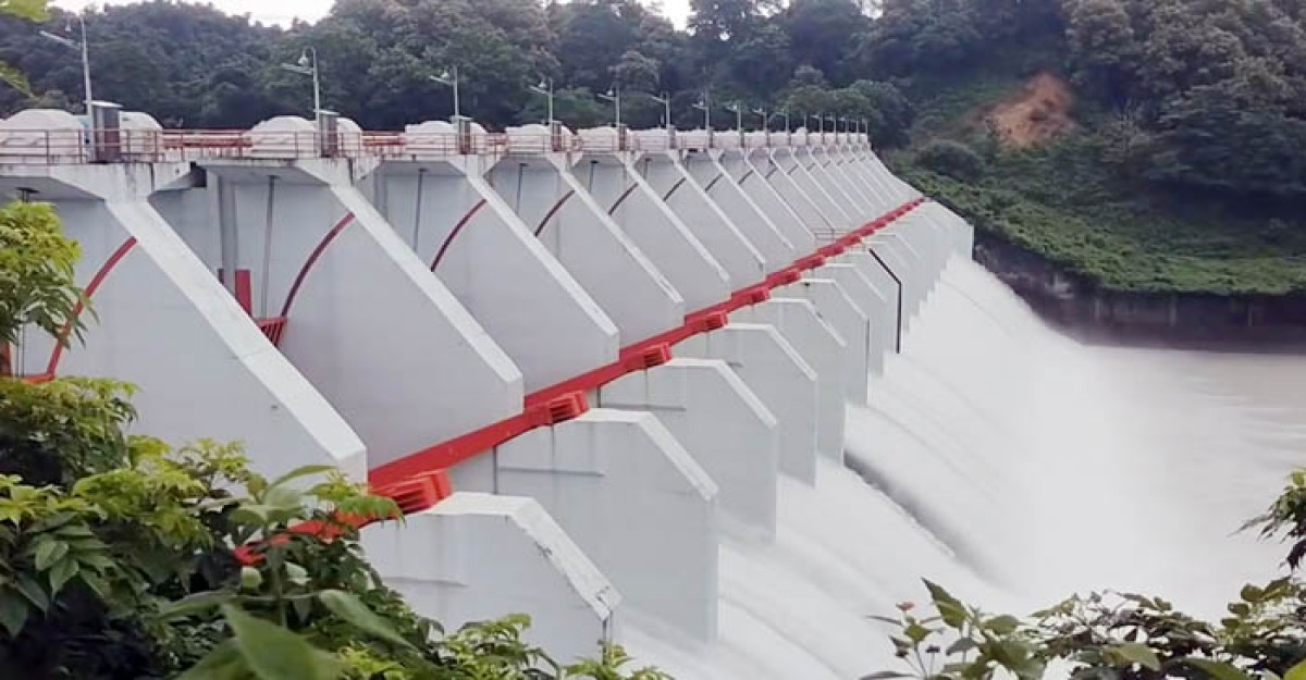 চূড়ান্ত বিপৎসীমা: আরও দেড় ফুট খোলা হলো কাপ্তাই বাঁধের গেট