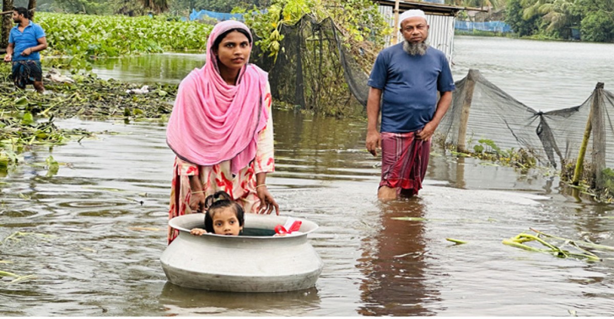 চলমান বন্যায় প্রাণহানি বেড়ে ৩১