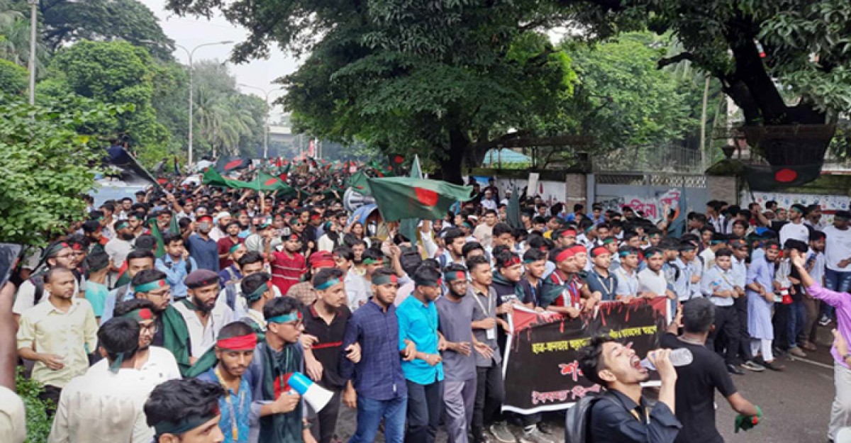 ছাত্র-জনতার ‘শহীদি মার্চ’ শুরু