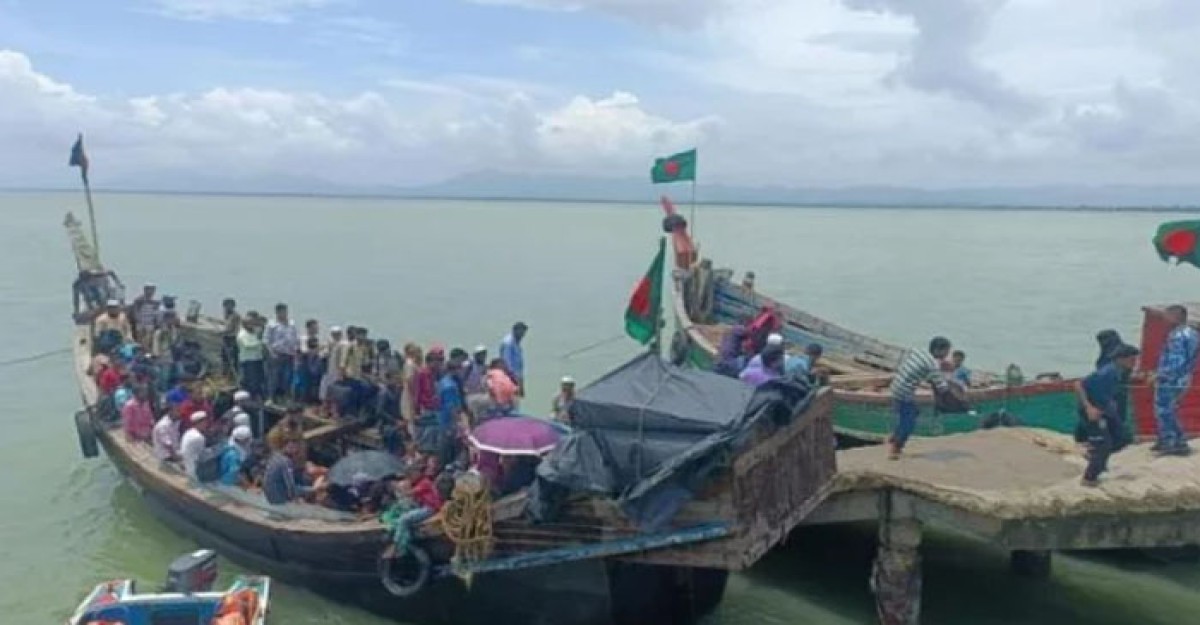 সেন্টমার্টিনে যাত্রীবাহি ট্রলারে আবারও মিয়ানমার থেকে গুলি বর্ষণ