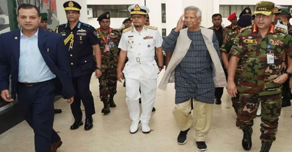 সেনাসদর পরিদর্শন করলেন প্রধান উপদেষ্টা