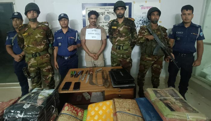 যৌথবাহিনী অভিযানে পরোয়ানাভুক্ত ৫ জন আটক