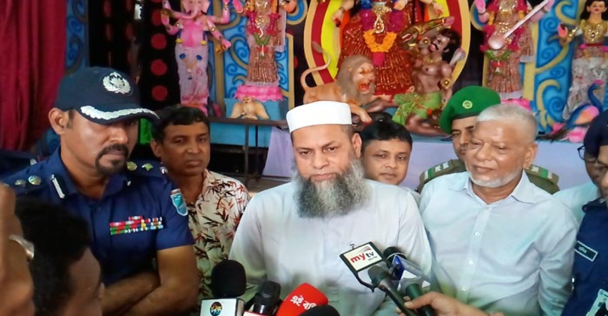 ঢাকা জেলা প্রশাসক ও জেলা পুলিশ সুপার ধামরাইয়ে বিভিন্ন পূজা মন্ডপ পরিদর্শন