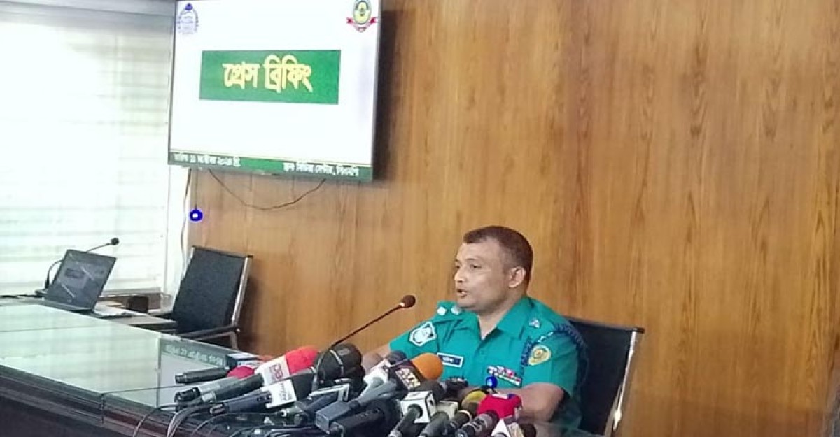 পূজা উদযাপন কমিটির নেতার অনুরোধেই শিল্পীরা মণ্ডপে যান
