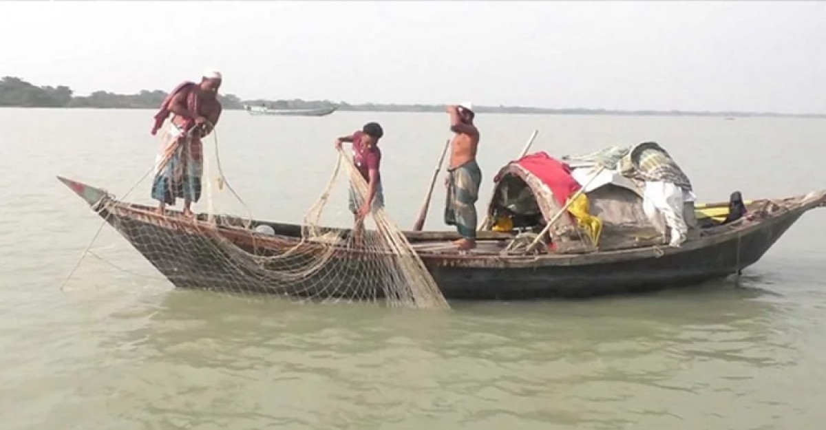 মা ইলিশ রক্ষায় ২২ দিন মাছ ধরা নিষিদ্ধ