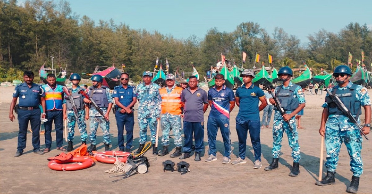 দূর্গাপূজা উপলক্ষ্যে কোস্টগার্ডের টহল ও নজরদারি বৃদ্ধি